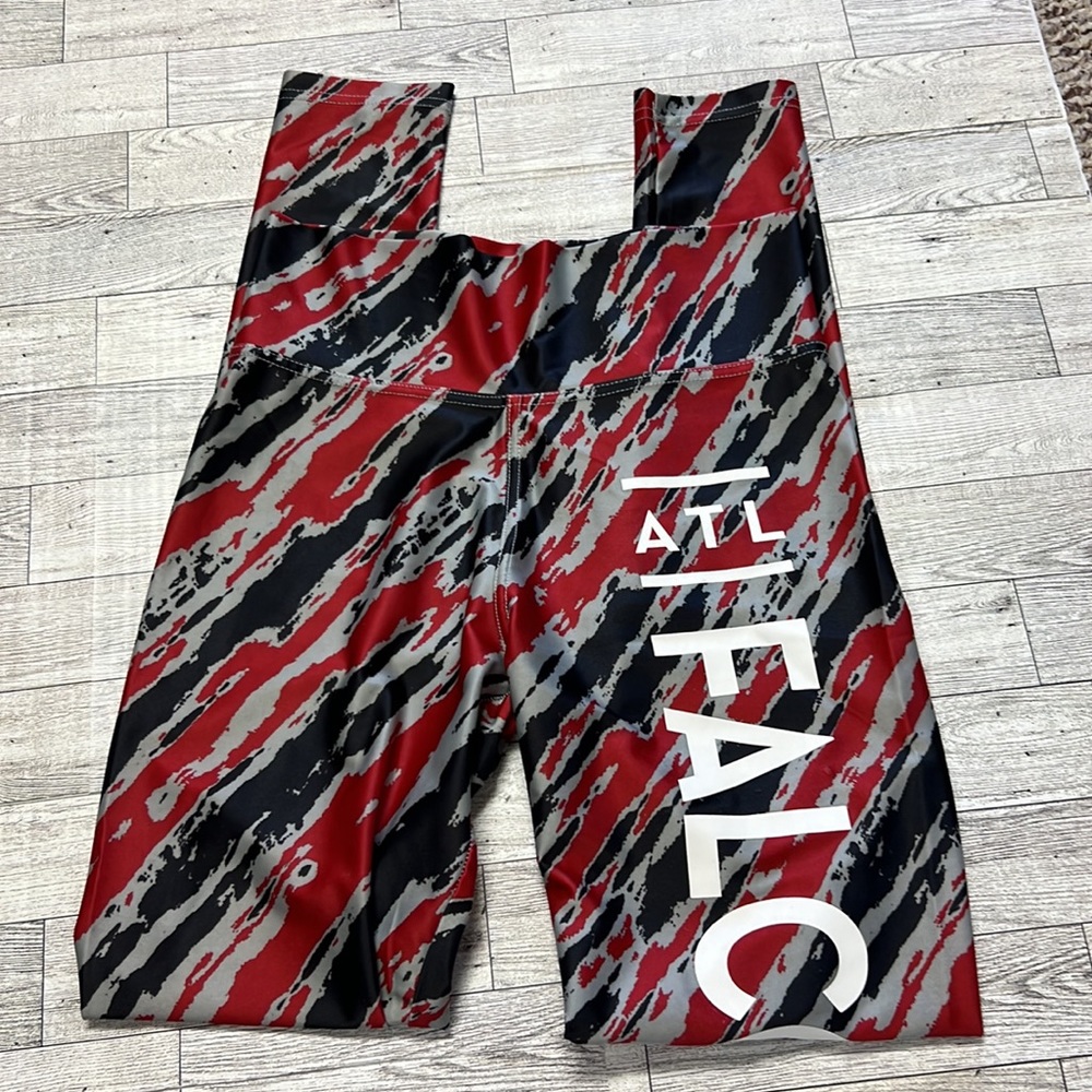 Atlanta Falcons - Picture 3 of 6